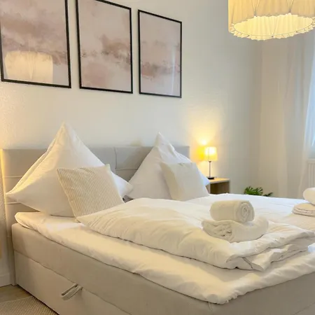 Helles City Apartment Fuer Familien & Gruppen Neu-Ulm Exterior photo
