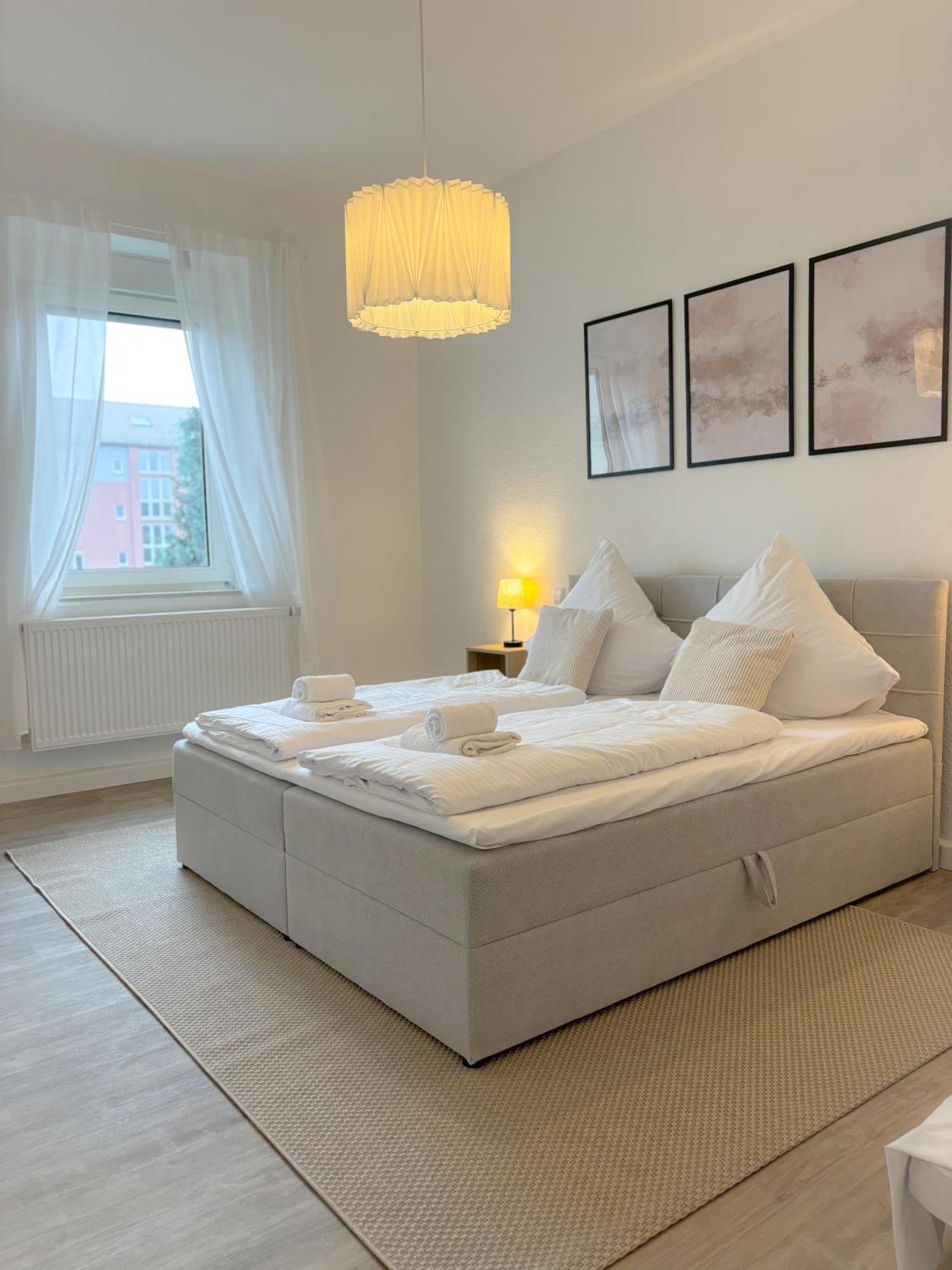 Helles Fuer Familien & Gruppen Apartment Neu-Ulm